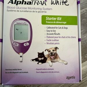 AlphaTRAK2 Blood Glucose Monitoring Starter Kit - Purple/White For dogs or cats!